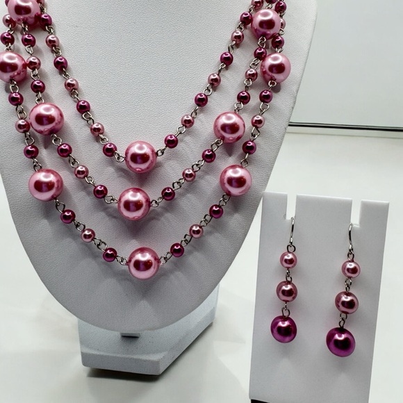 Majestic Simulated Pearl‎ Necklace and Earrings Set Adjustable 3 Row Pink Silver - Picture 1 of 7